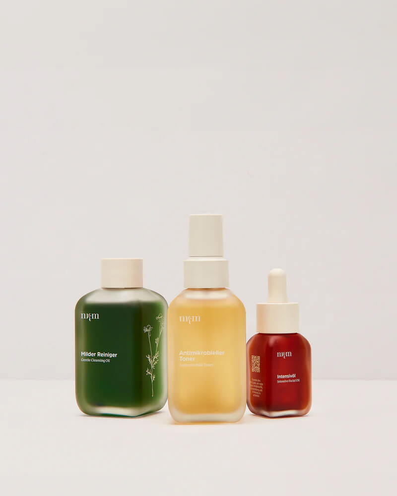 Deep Cleansing Facial Cleanser - Image 4